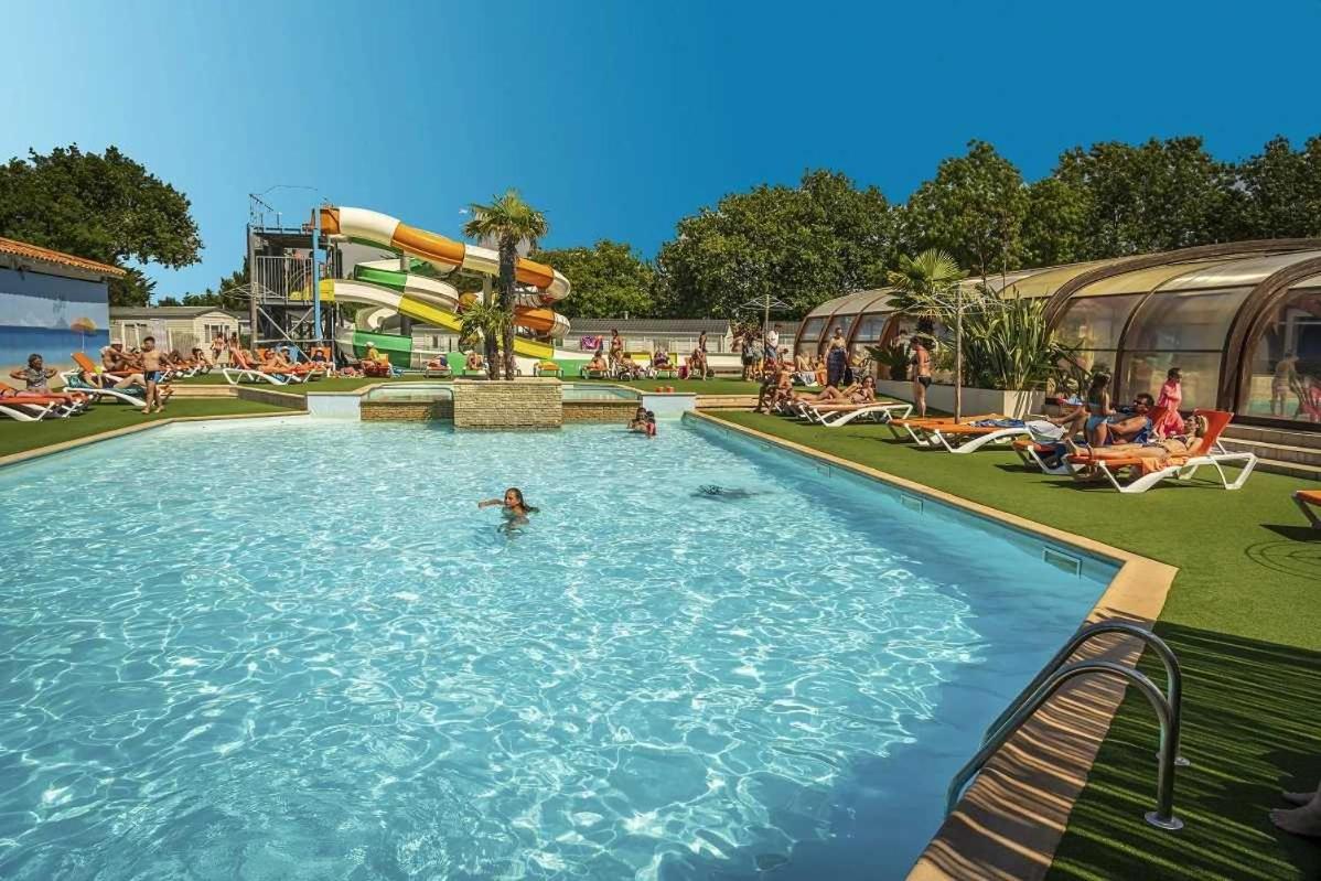 Camping 4 Etoiles - Parc Aquatique - Eei0Fi Saint-Georges-d'Oleron Exteriör bild