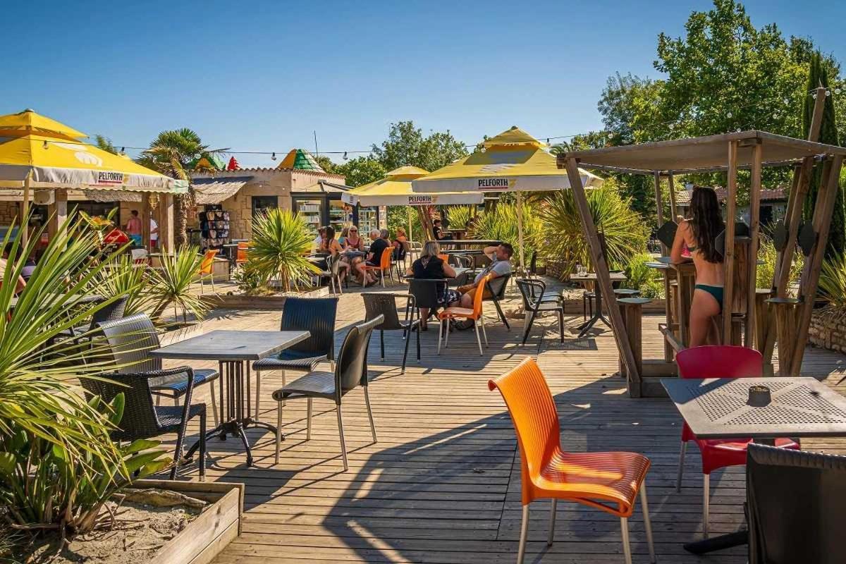 Camping 4 Etoiles - Parc Aquatique - Eei0Fi Saint-Georges-d'Oleron Exteriör bild